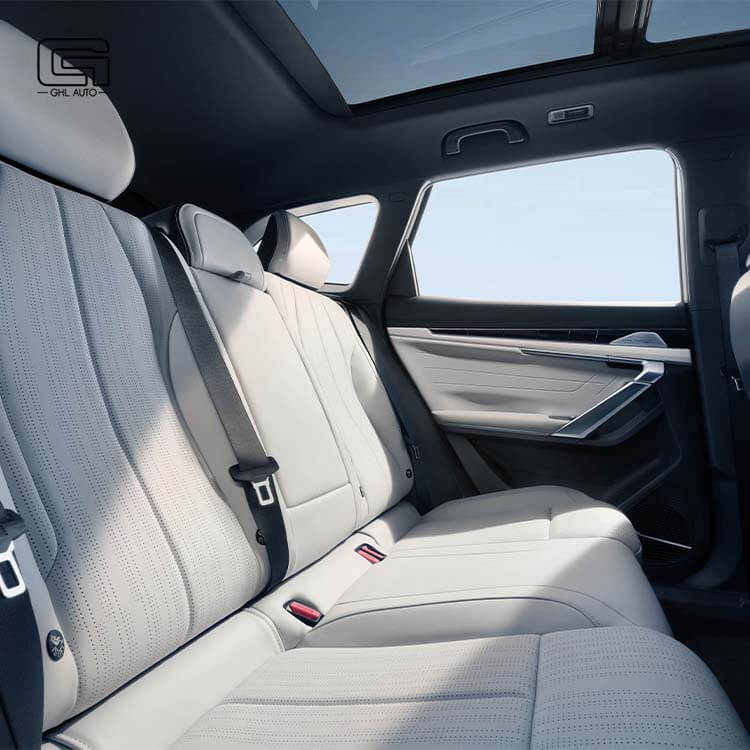 Geely Atlas L petrol and Oil electric hybrid