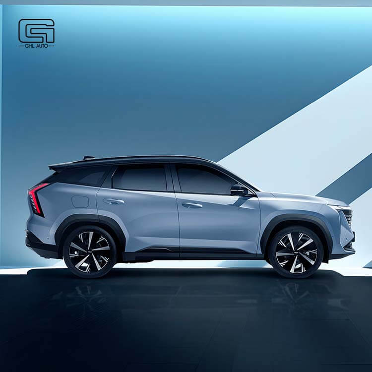 Geely Atlas L petrol and Oil electric hybrid