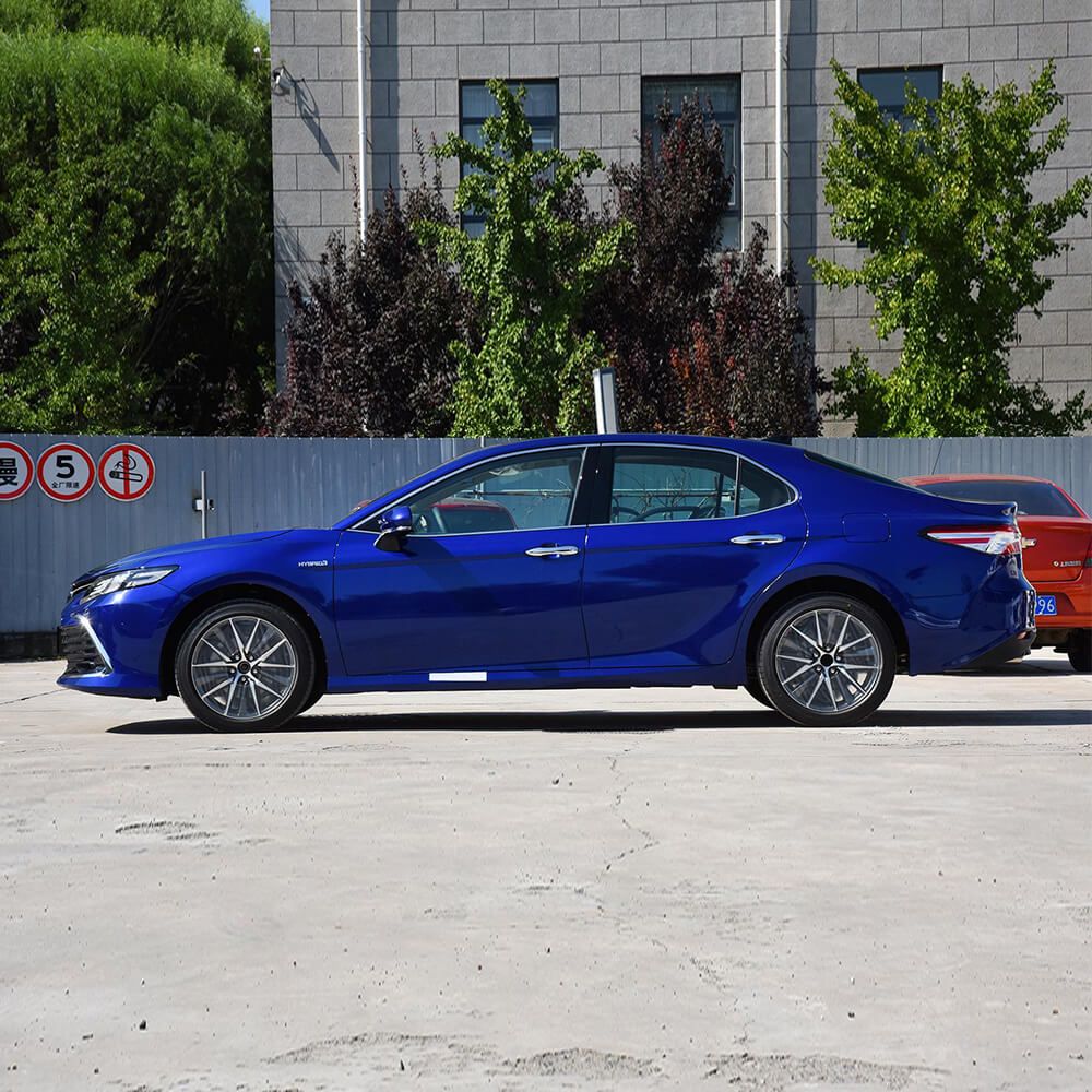 Hot Selling fast shipping TOYOTA Camery Sedan Petrol Red Color Car Made in China Vehicles Wholesale