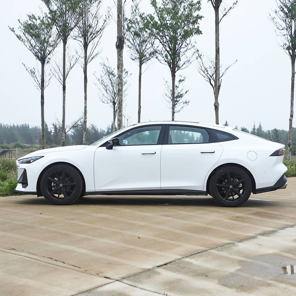 Changan UNI-V Sedan China Vehicles Wholesaler Petrol Cars Global Wholesale Supplier