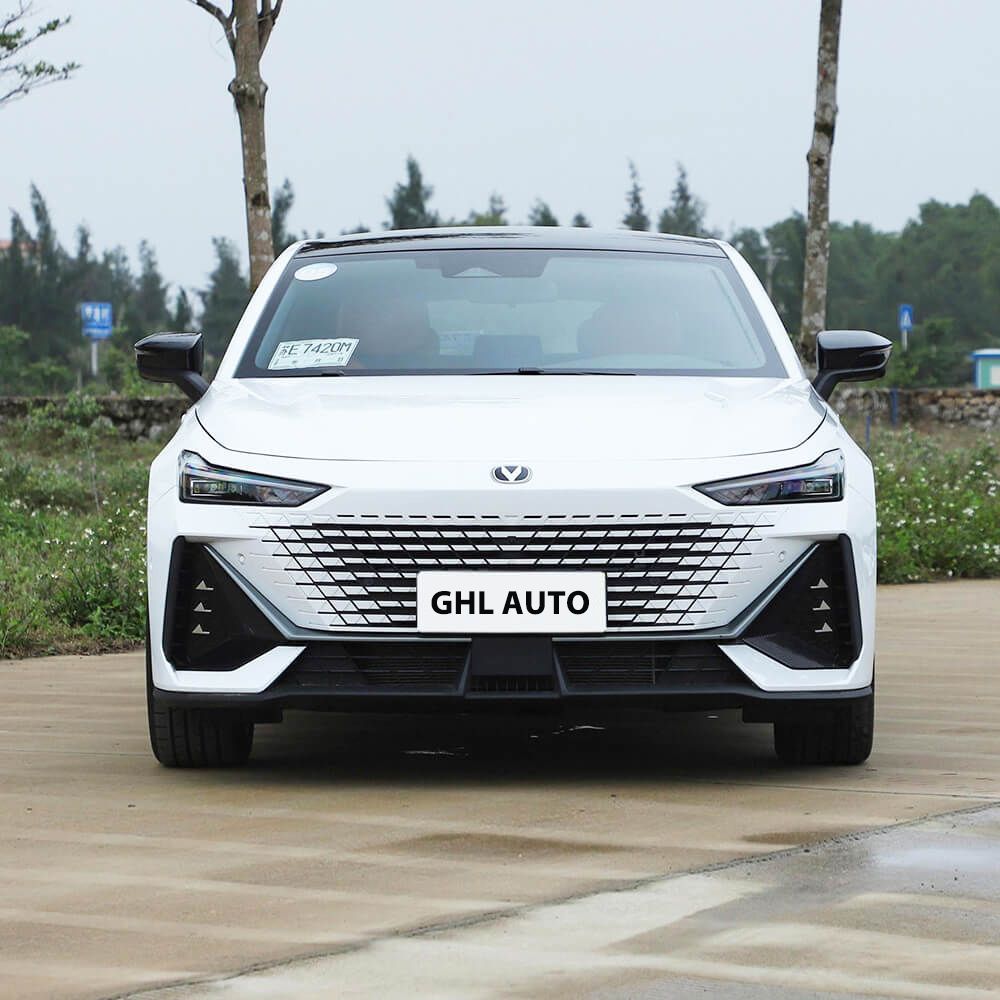 Changan UNI-V Sedan China Vehicles Wholesaler Petrol Cars Global Wholesale Supplier