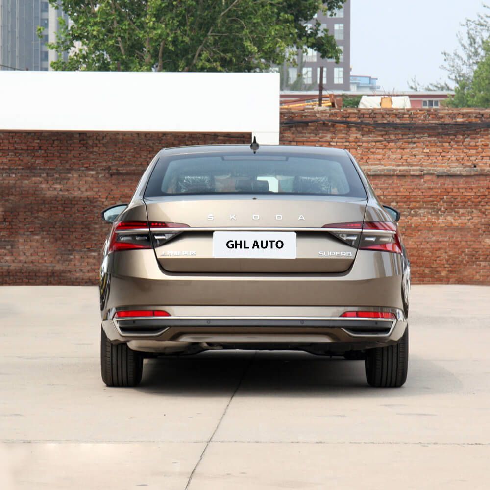 Superb 2024 TSI330 DSG Luxury Edition Factory Wholesale Skoda Superb Premium New Cars Gas Gasoline C