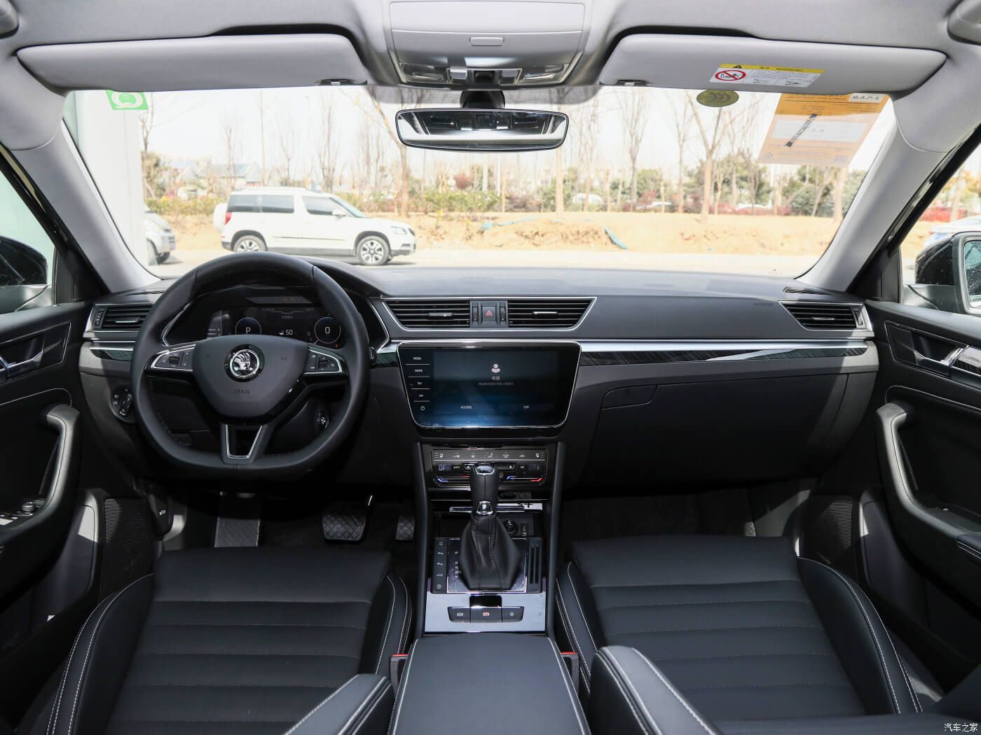 Superb 2024 TSI330 DSG Luxury Edition Factory Wholesale Skoda Superb Premium New Cars Gas Gasoline C