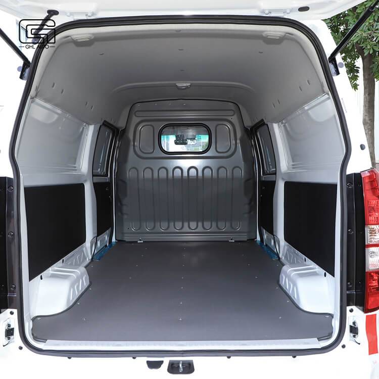 China SRM Xinyuan New Energy Van Electric Truck Electric Bus