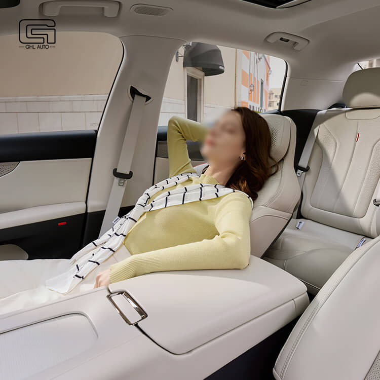 Lynk & Co 07 EM-P 2024 126 Long Range Ultra Gasoline Electric Hybrid Car